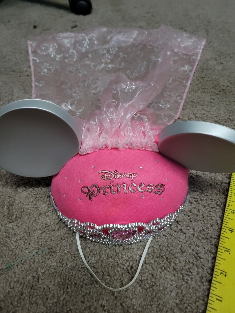 Walt Disney Minnie Mouse Ears Pink Princess Crown Veil Hat PRISTINE CONDITION